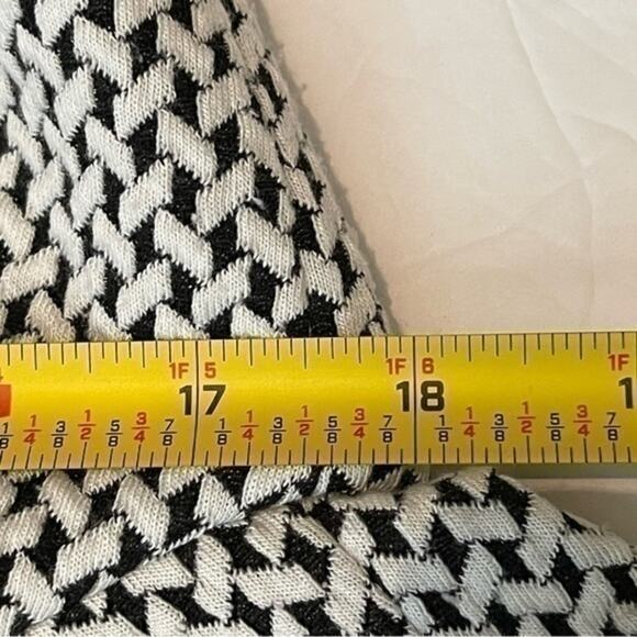 Calvin Klein Black White‎ Basketweave Coastal Grandma Ruffle Jacket NWOT Size 4P - Picture 10 of 11
